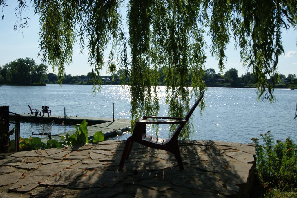 לינה וארוחת בוקר Saint-Denis-sur-Richelieu La Belle Aux Berges מראה חיצוני תמונה